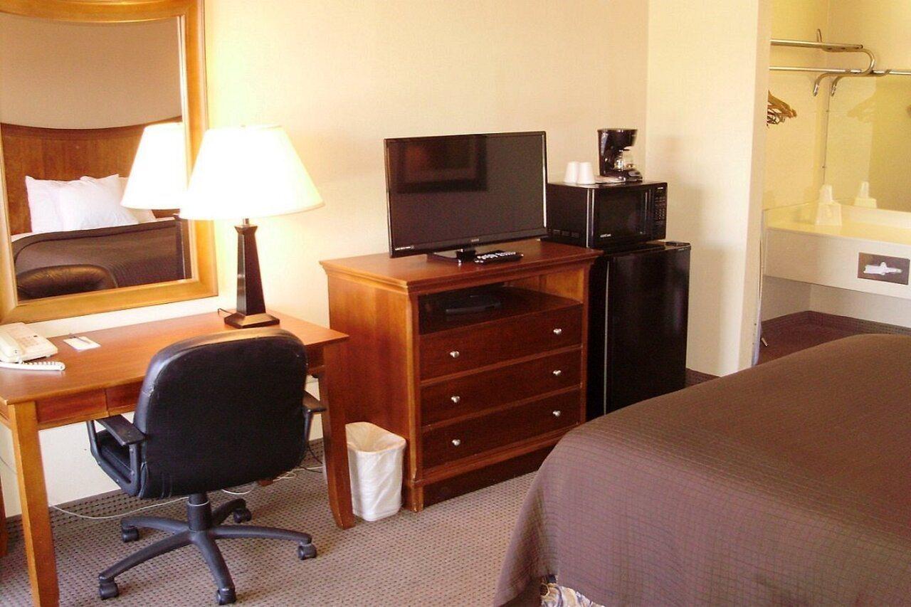 Trade Winds Central Inn Tulsa Eksteriør billede